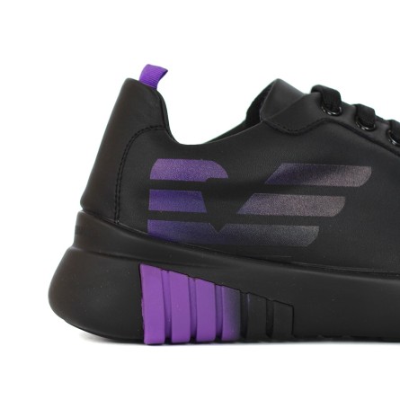 EMPORIO ARMANI - Turnschuhe mit degradiertem Logo EMPORIO ARMANI - Turnschuhe mit degradiertem Logo