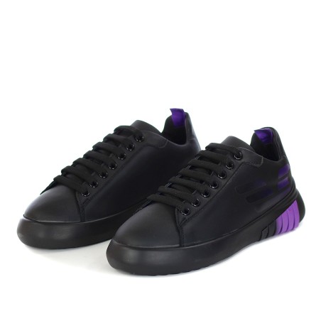 EMPORIO ARMANI - Turnschuhe mit degradiertem Logo EMPORIO ARMANI - Turnschuhe mit degradiertem Logo