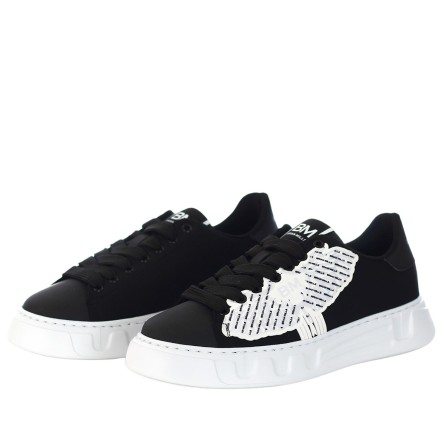 BRIAN MILLS - Turnschuhe aus Stoff mit Logoaufnäher BRIAN MILLS - Turnschuhe aus Stoff mit Logoaufnäher