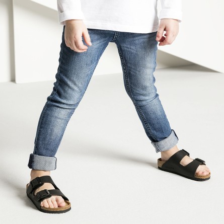 BIRKENSTOCK - Sandalwood Arizona Kids Birko-Flor® Nubuck BIRKENSTOCK - Sandalwood Arizona Kids Birko-Flor® Nubuck