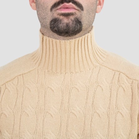 OUT/FIT - Cuello alto con tejido trenzado OUT/FIT - Cuello alto con tejido trenzado