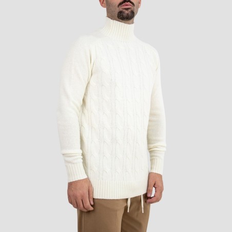 OUT/FIT - Turtleneck with braided weave