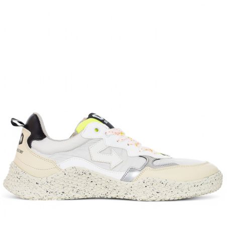 ID.EIGHT - Hana White Crinkle Sneakers
