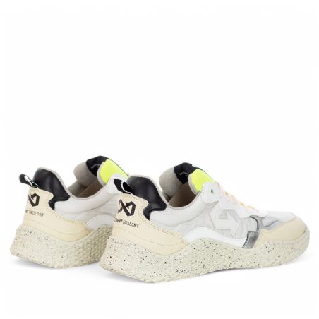 ID.EIGHT - Hana Weiß Crinkle Turnschuhe