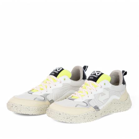 ID.EIGHT - Hana White Crinkle Sneakers