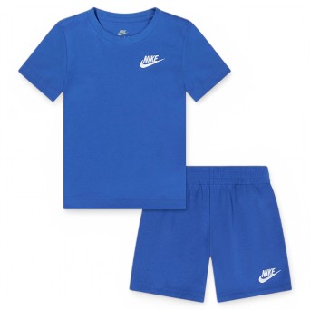 NIKE - Completino Essentials con logo ricamato