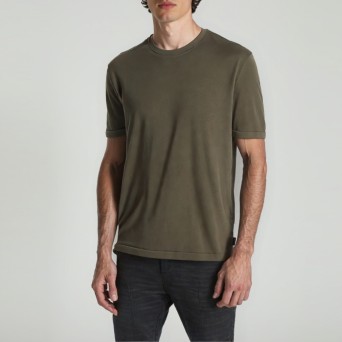 OUT/FIT - T-shirt in maglia di cotone con patch logo
