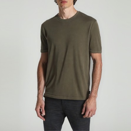 OUT/FIT - T-shirt in maglia di cotone con patch logo