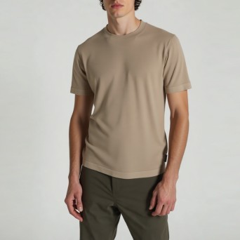 OUT/FIT - T-shirt in maglia di cotone con patch logo