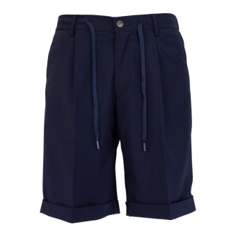 OUT/FIT SHORT