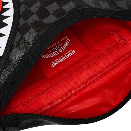 SPRAYGROUND - TIBURONES GOTEANDO EN PARIS SAVVY