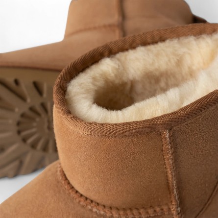 UGG - Botín Classic Mini II