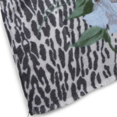 LIU JO - Étole à imprimé floral animalier et bords effilochés LIU JO - Étole à imprimé floral animalier et bords effilochés