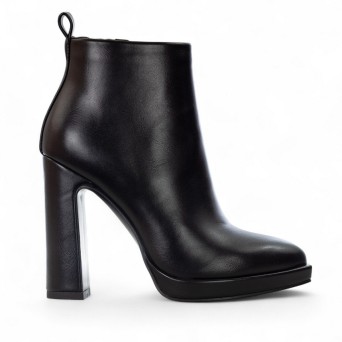EXÉ - Faux leather ankle boot with zipper