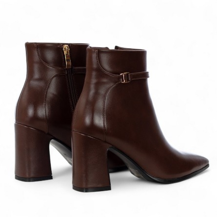 EXÉ - Bottine en faux cuir avec boucle ornementale EXÉ - Bottine en faux cuir avec boucle ornementale