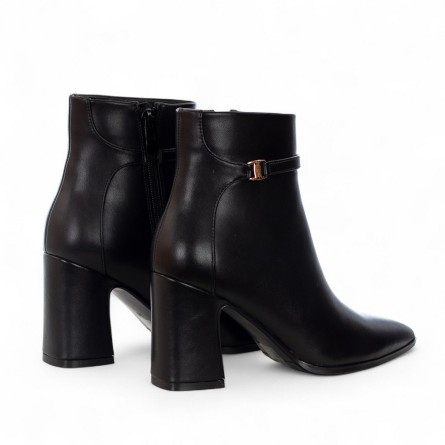 EXÉ - Bottine en faux cuir avec boucle ornementale EXÉ - Bottine en faux cuir avec boucle ornementale