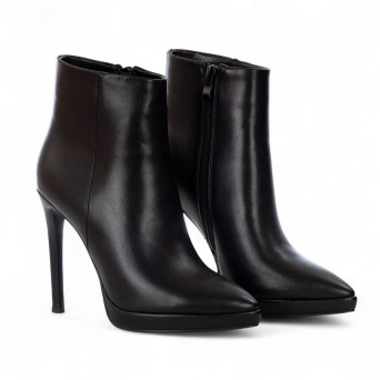 EXÉ - Faux leather ankle boot with zipper 2