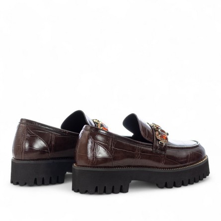 EXÉ - Mocasín de piel sintética con estampado de cocodrilo y tachuelas EXÉ - Mocasín de piel sintética con estampado de cocodrilo y tachuelas