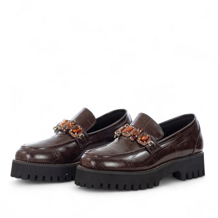 EXÉ - Mocasín de piel sintética con estampado de cocodrilo y tachuelas EXÉ - Mocasín de piel sintética con estampado de cocodrilo y tachuelas