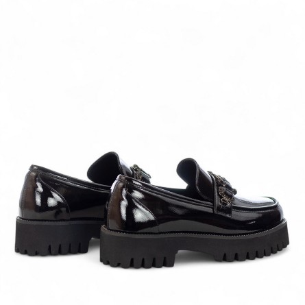 EXÉ - Mocasín de piel sintética con estampado de cocodrilo y tachuelas EXÉ - Mocasín de piel sintética con estampado de cocodrilo y tachuelas