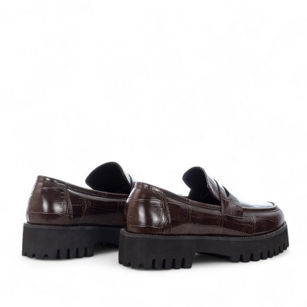 EXÉ - Slipper aus Kunstleder mit Krokoprägung und Riemen EXÉ - Slipper aus Kunstleder mit Krokoprägung und Riemen