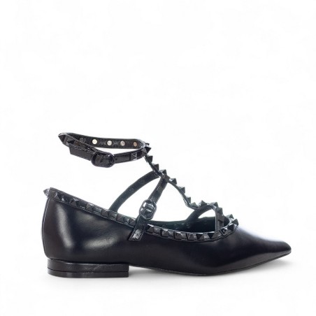 EXÉ - Ballerina mit Riemen und Nieten