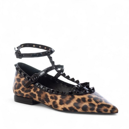 EXÉ - Bailarina animal print con correa y tachuelas