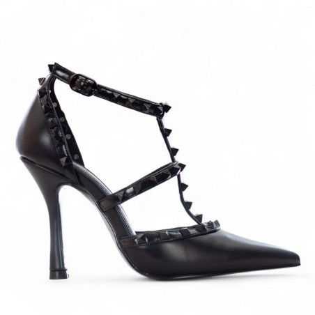 EXÉ - Escote con tachuelas ornamentales