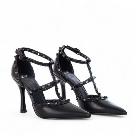 EXÉ - Escote con tachuelas ornamentales