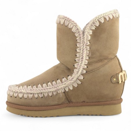 MOU - Kurzer Stiefel Eskimo Inner Wedge Short Big Metal Logo
