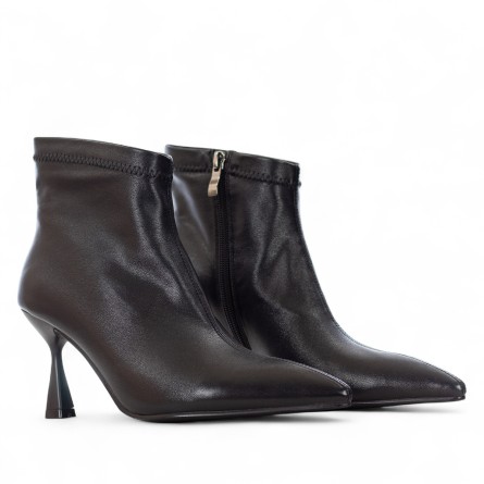 UMA PARKER - Bottines en faux cuir avec fermeture éclair - Couleur: Noir,Taille: 39