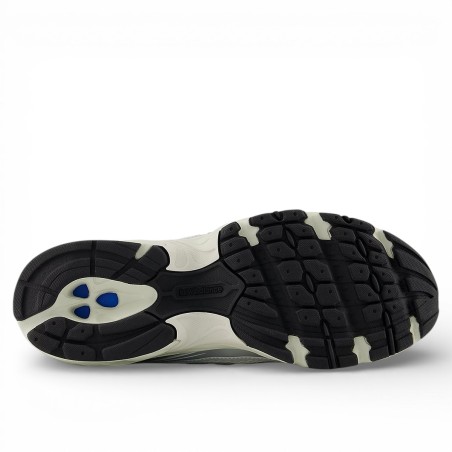 NEW BALANCE - Sneakers 740