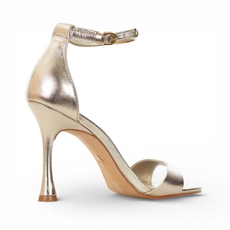 CARRANO - Sandal laminated leather with metal accessory